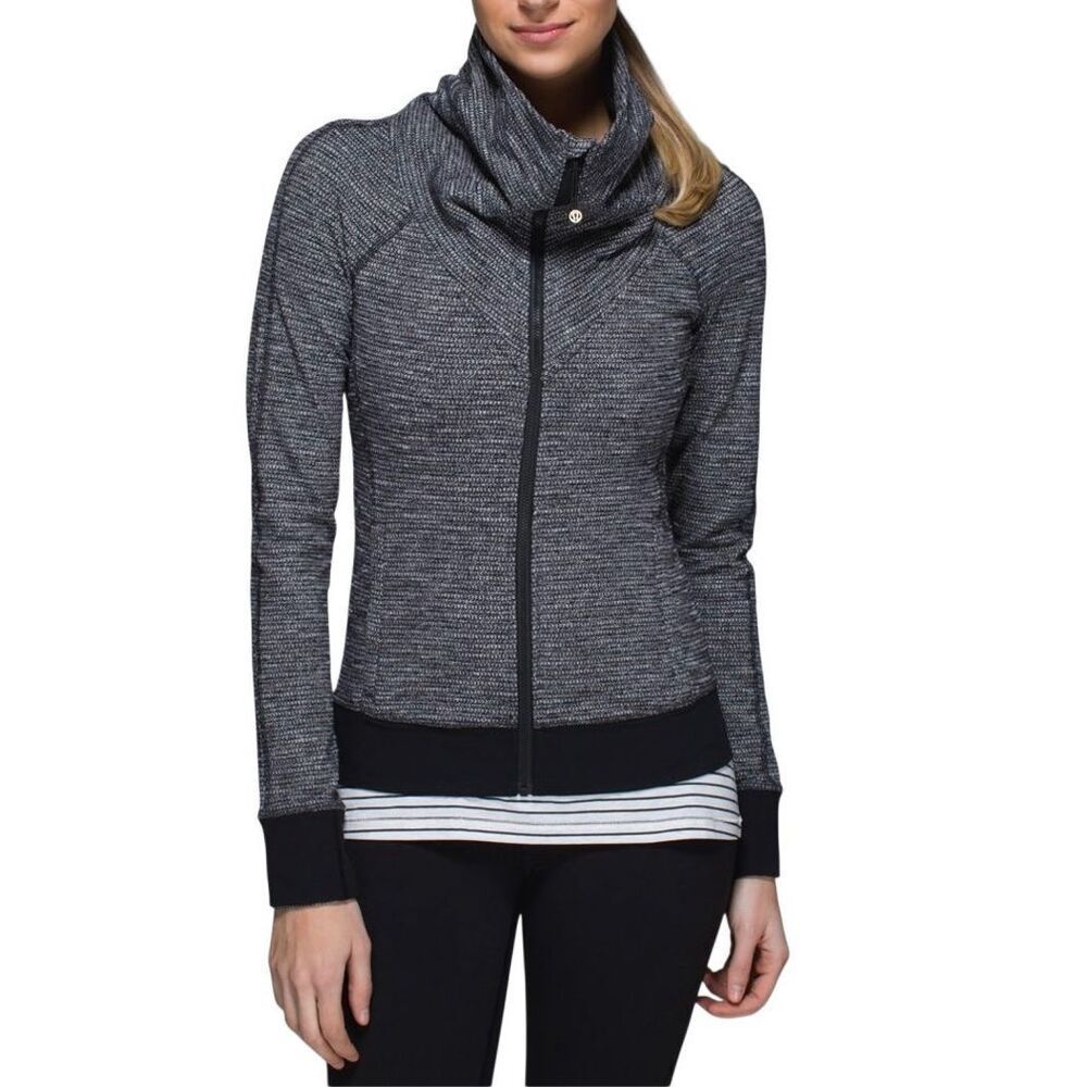 Lululemon Be Present Jacket Size 6